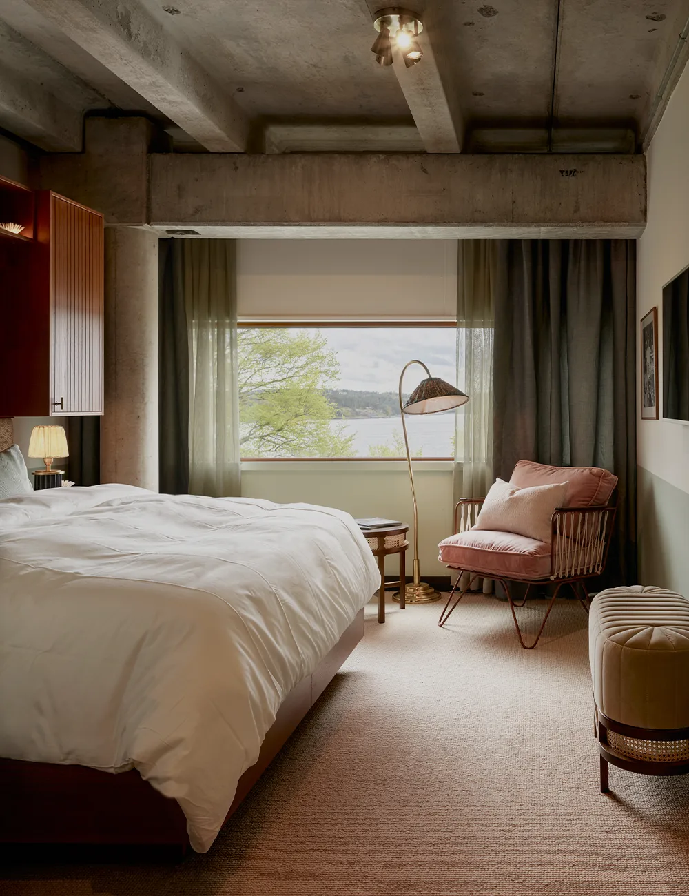 Hotellrum på Ellery Beach House med sjöutsikt och elegant inredning