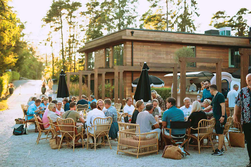 ellery-courtyard-BBQ-Soul