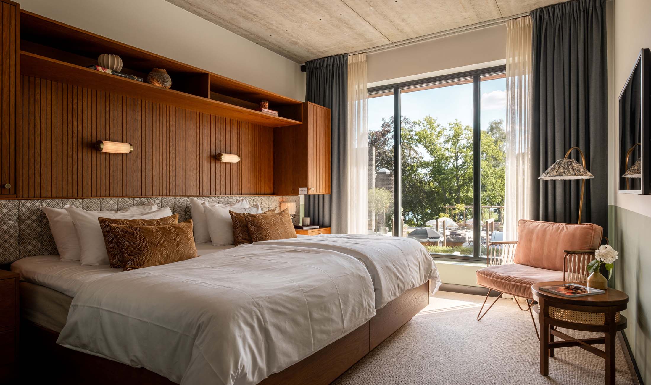 De Luxe Room at Ellery De Luxe room with a king-size bed at Ellery Beach House on Lidingö near Stockholm