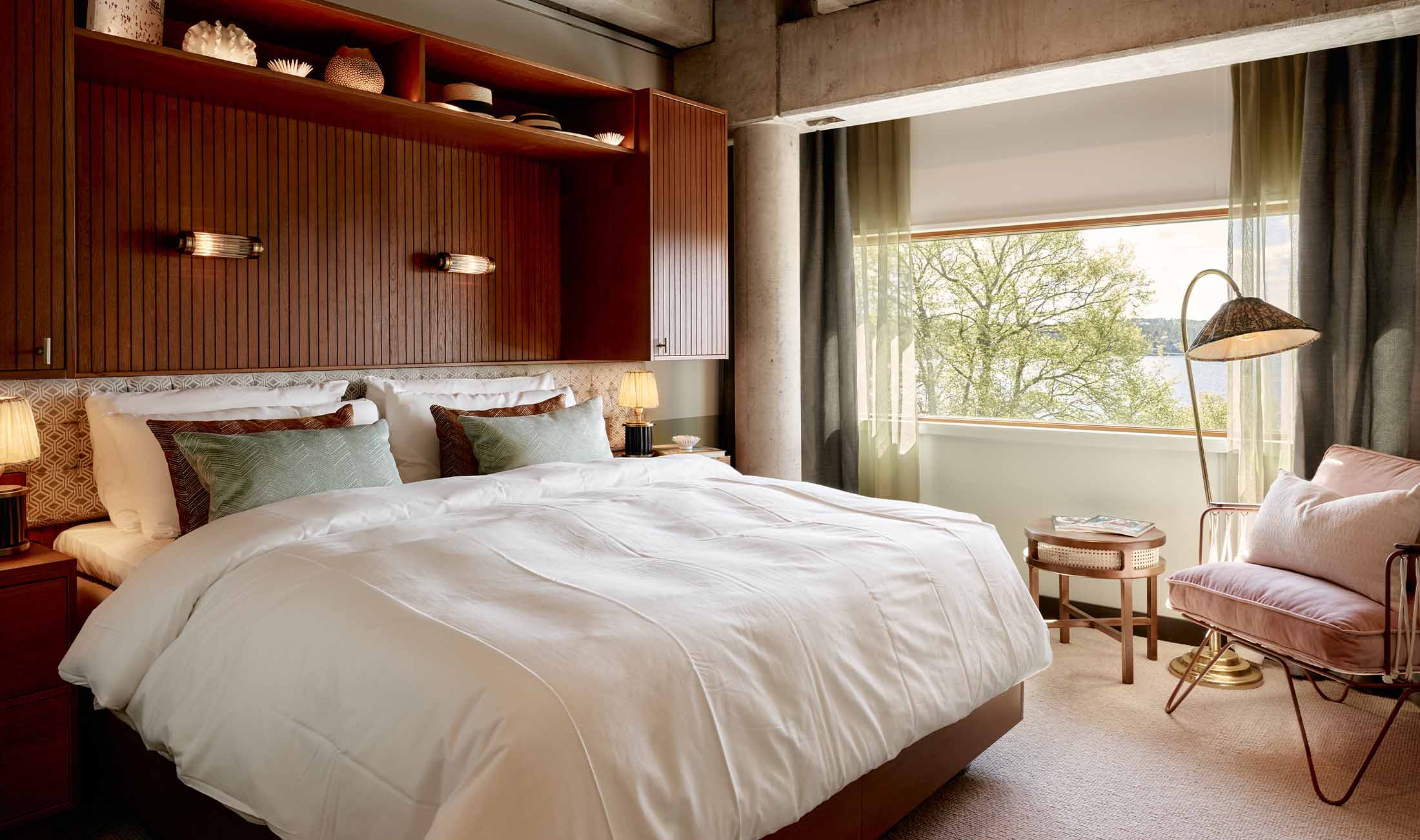 Superior Room at Ellery Superior room with a queen-size bed at Ellery Beach House on Lidingö near Stockholm